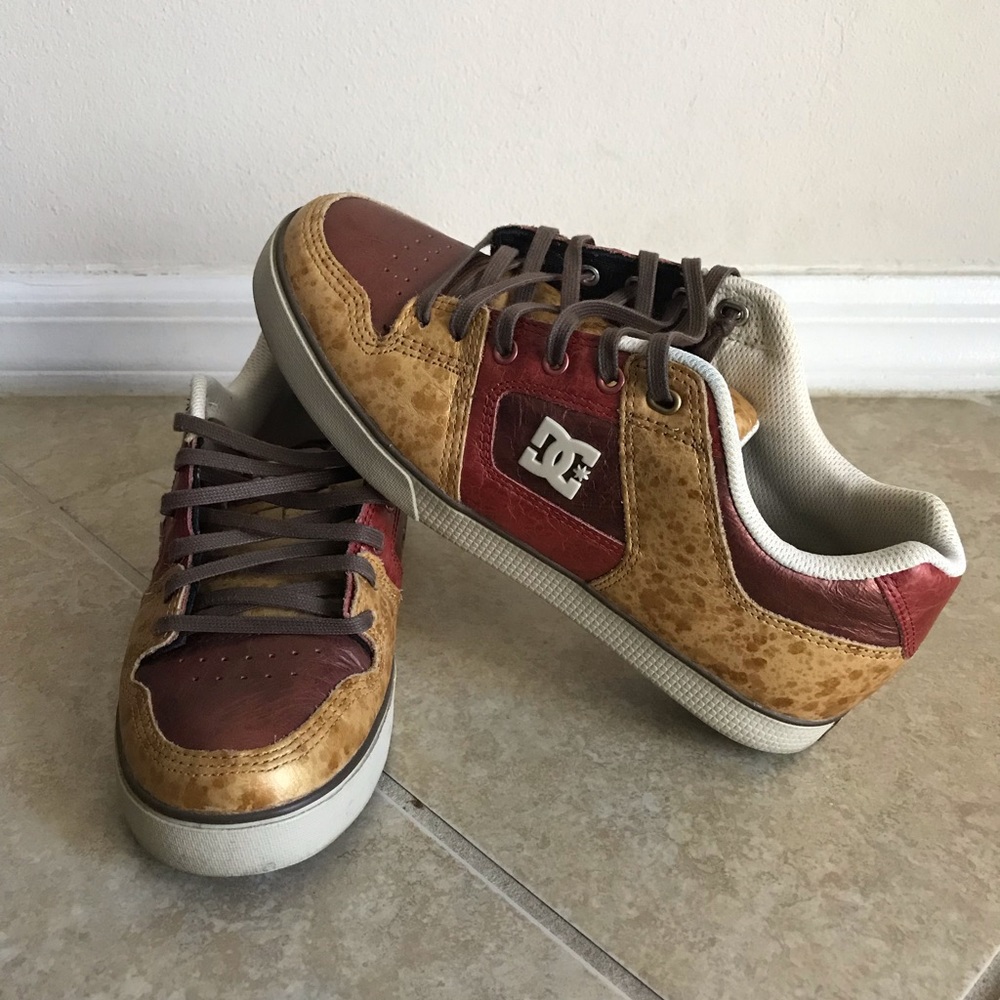 DC Shoes Men's Pure Slim LX Shoes (Red/Gold)